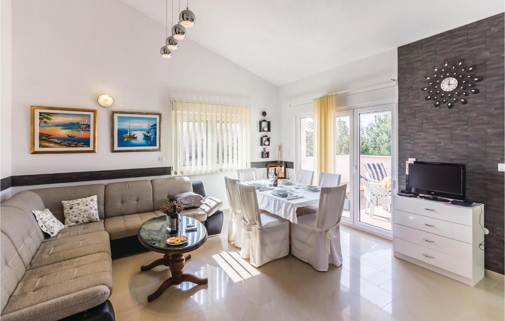 Stunning Apartment In Fazana With House Sea View Exterior foto