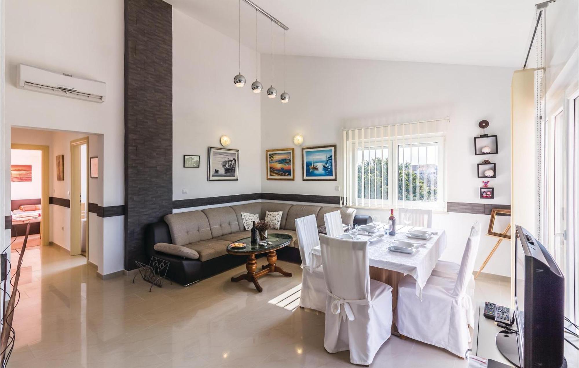 Stunning Apartment In Fazana With House Sea View Exterior foto